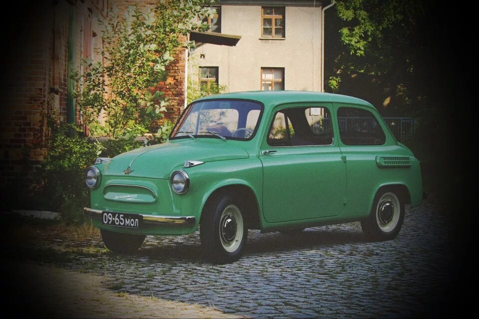 Заз 965 запорожец 1960. Первый запорожец. Заз-965 «запорожец». Заз 965 красный. Заз 966 ушастый.