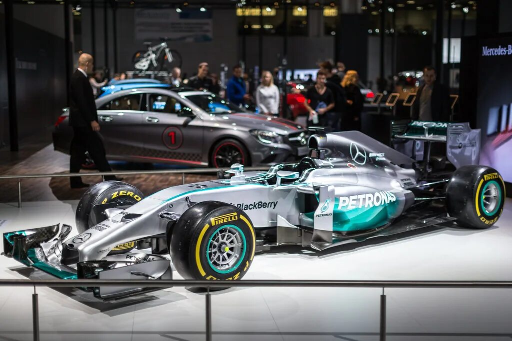 Гибрид первого поколения f1. Mercedes f1 w05 Hybrid. Mercedes w05 f1. Mercedes f1 w05 Hybrid 2014. Mercedes f1 w05 Hybrid 2014 Hamilton.