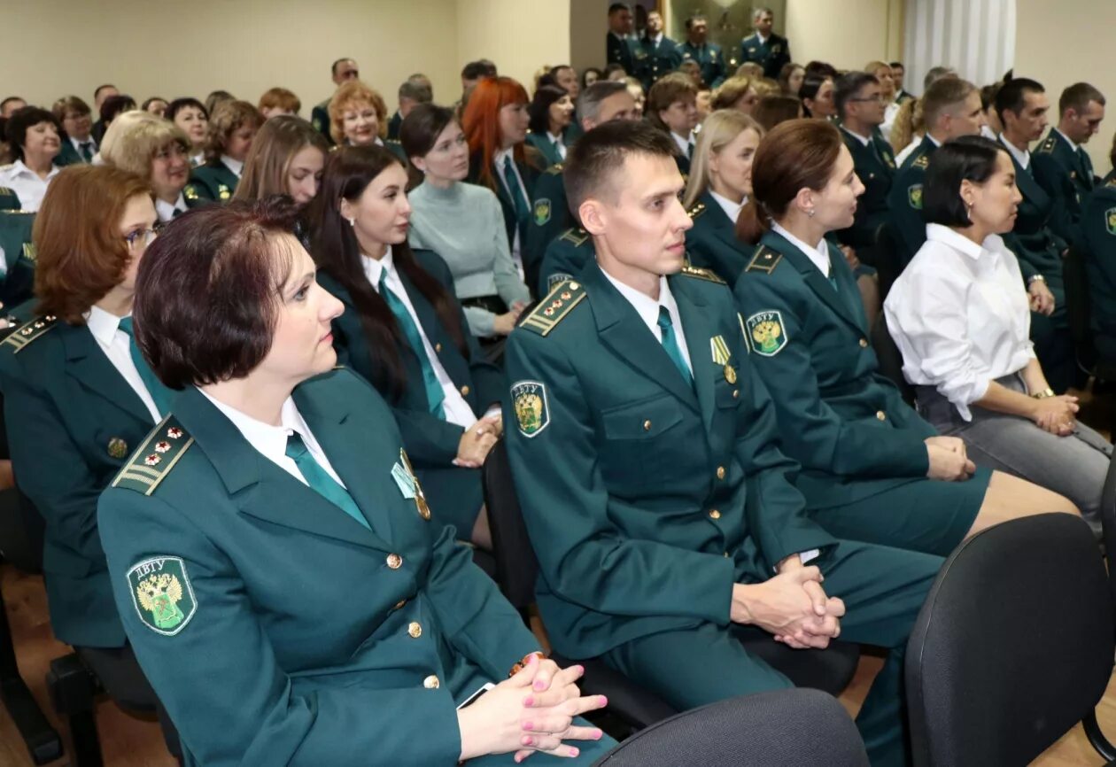Уссурийская таможня уссурийск. Уссурийский таможенный. Уссурийск таможня. Дапп полтавка уссурийской таможни. Начальник уссурийского таможенного поста.