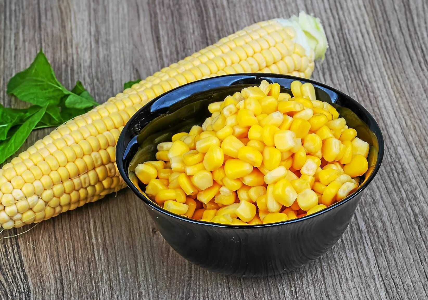 Кукуруза Sweet Corn. Кукуруза вареная и консервированная. Кукуруза сладкая консервированная. Консервированная кукуруза в тарелке. Corn me