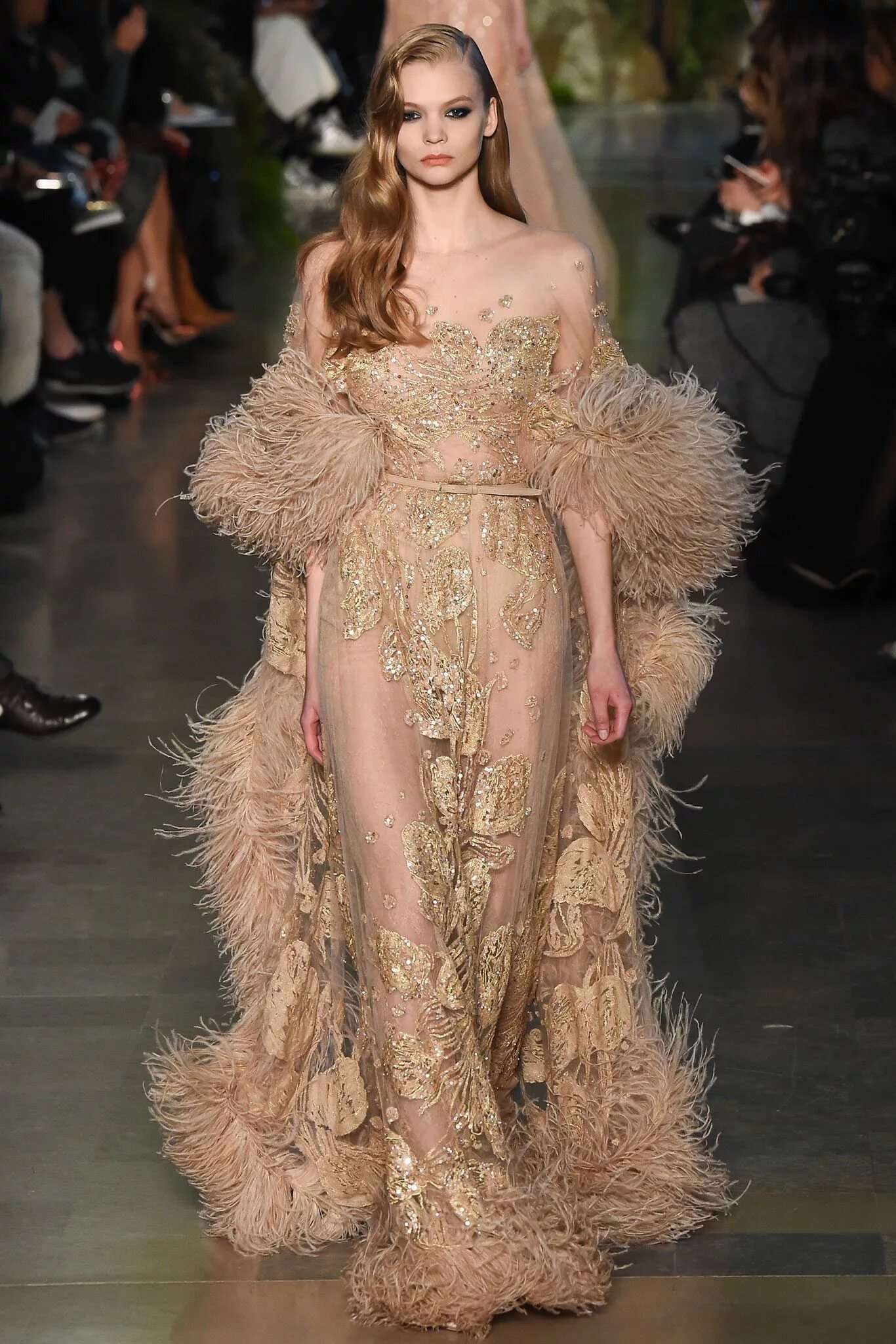 Платья эли сааб 2019 2020. Elie saab 2011 haute couture. Платья от кутюр elie saab. Эли сааб платья. Кутюр что означает.