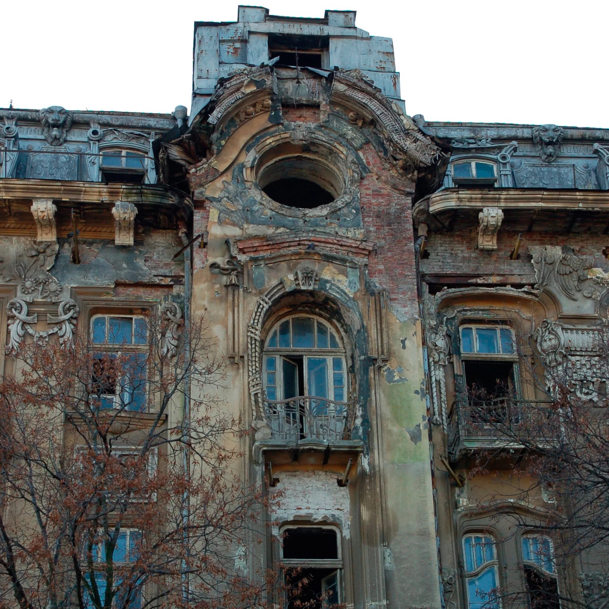В старых зданиях домах