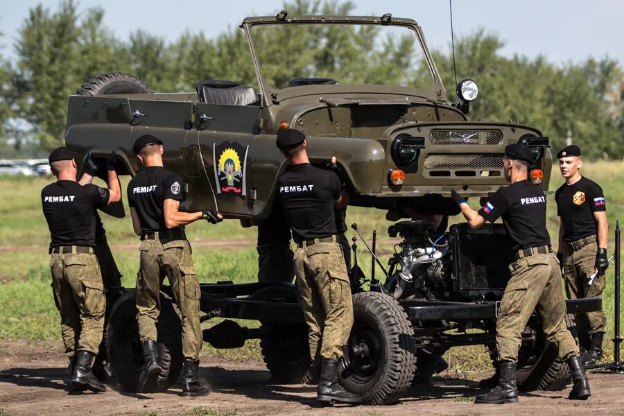 Рембат 2016 Омск. Военные машины обеспечения. Военные инженерные машины. Ремонтно восстановительные войска.