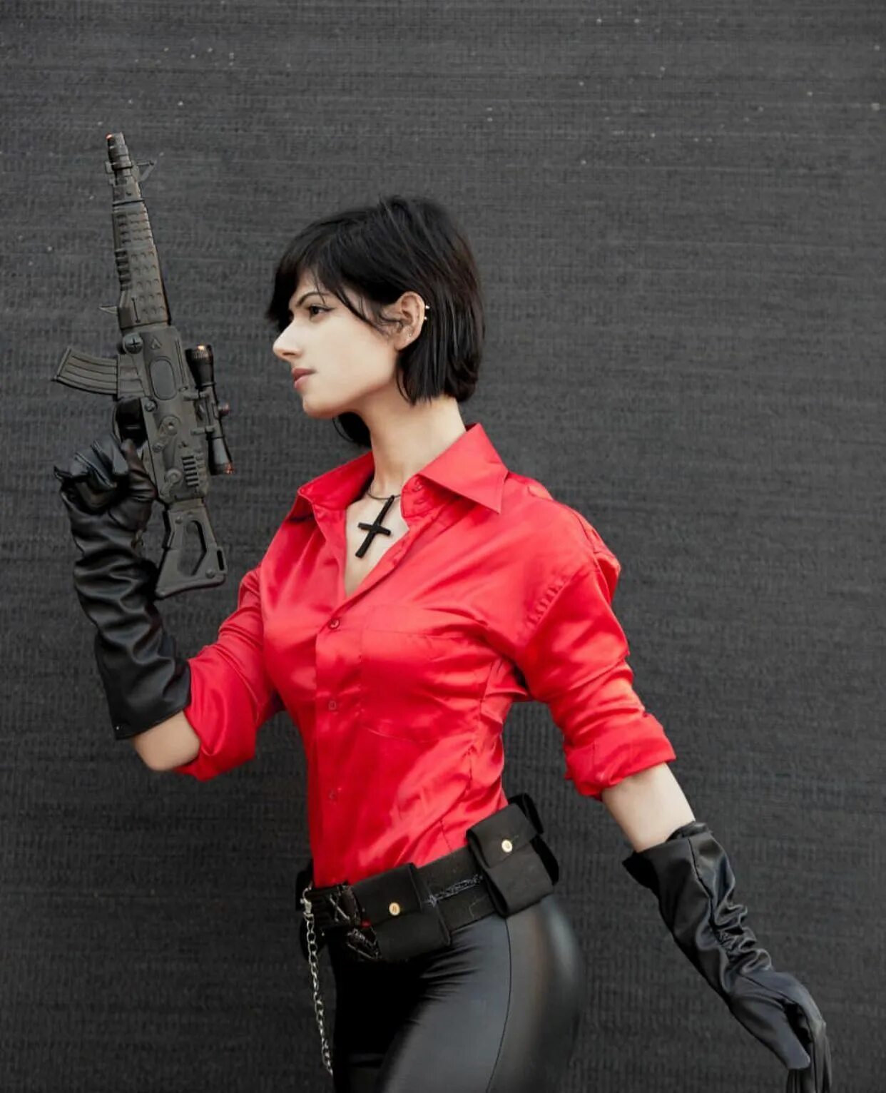 Cosplay wong. Ada Wong Resident Evil 6. Ада Вонг Resident Evil 6 косплей. Косплей Resident Evil 6. Элис и ада Вонг.