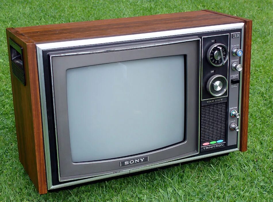 Телевизор 60 80. Sony KV-1300e. Телевизоры сони тринитрон 70х 80х. Sony Trinitron 1968. Телевизор сони 80-х.