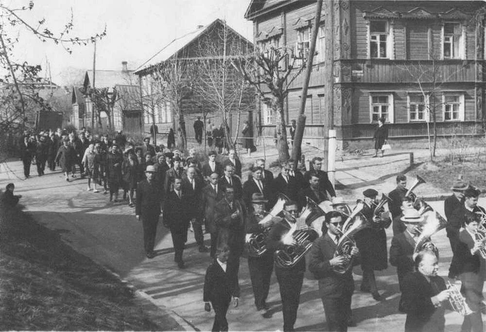 Боровичи старые фото. Фотографии Боровичей 91 года. Старинные фото Боровичей. Боровичи история школа 10 история создания. Боровичи 1 мая