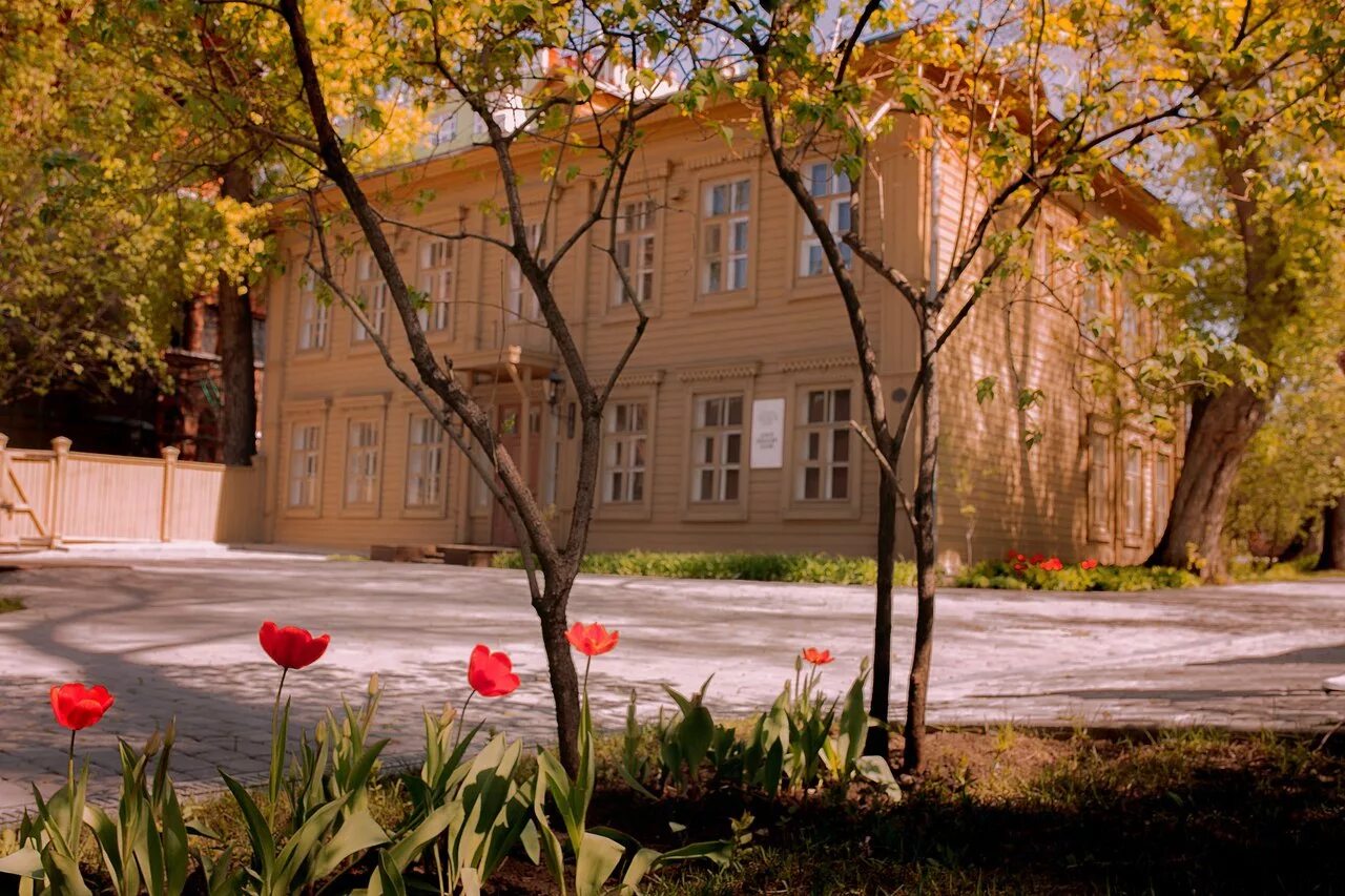 Дом толстого самара. Самарский литературно-мемориальный музей им м Горького. Усадьба Толстого Самара. Музей Толстого Самара. Литературный музей Горького Самара.