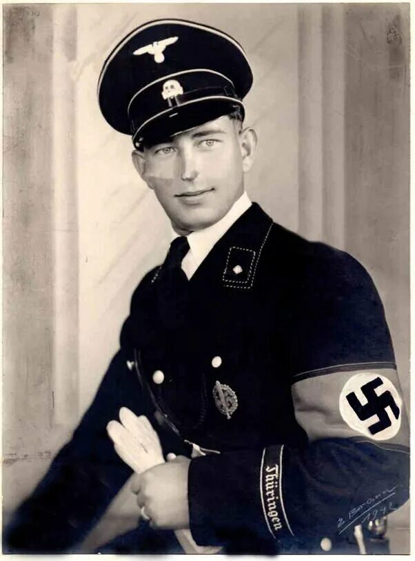 Hugo strasser. Петер Нойман офицер СС. Hugo Boss 1940. Вернер Лоренц СС. Альгемайне СС.