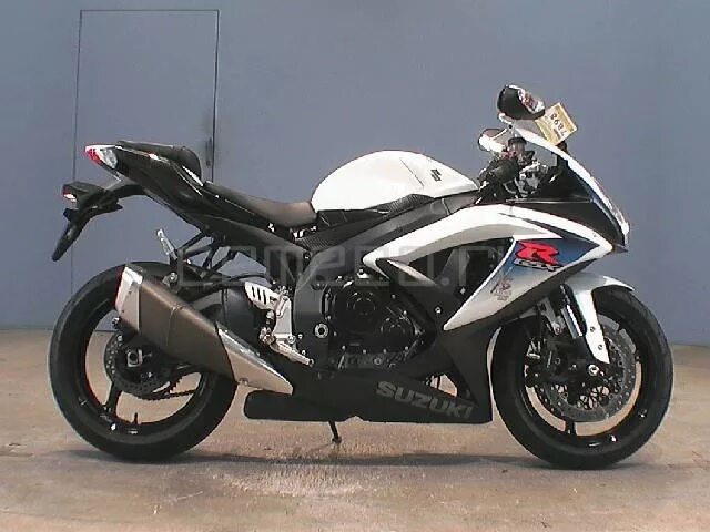 Мотоцикл Suzuki GSX-r750. Сузуки 750 GSX. Suzuki джиксер 750. Мотоцикл Сузуки GSX 750.