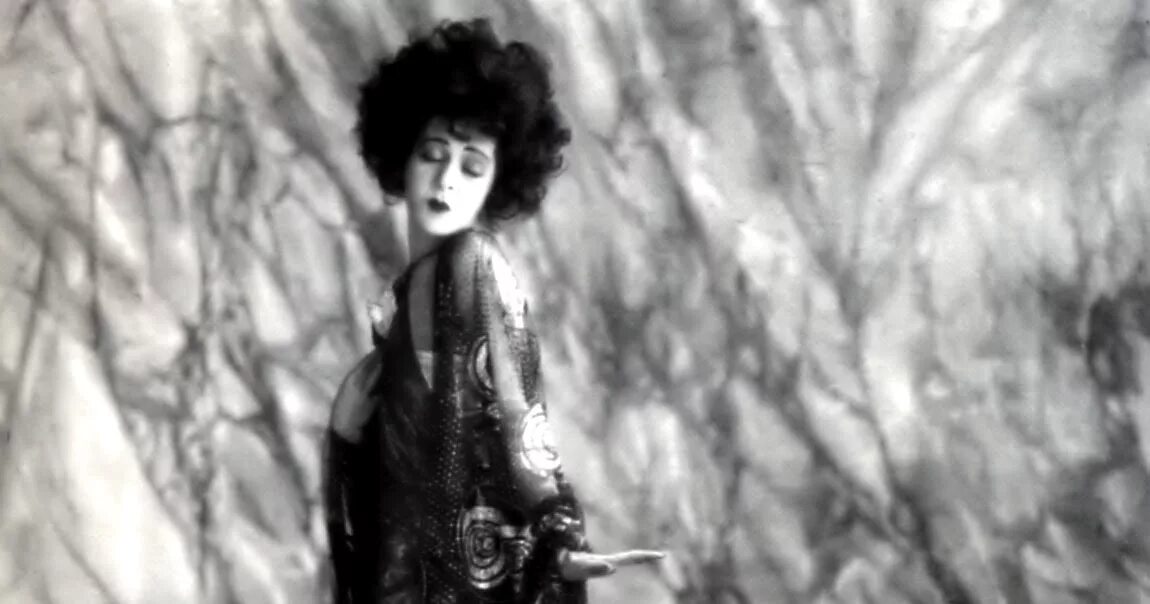 Portraits of Alla Nazimova by Alvin Langdon Coborn (c. 1910 - 1916) Portrait, Si