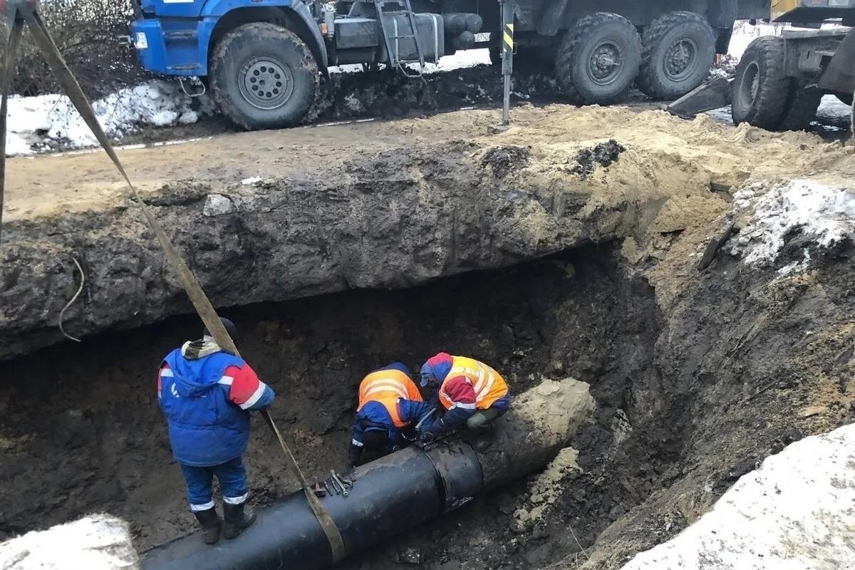 Авария на водопроводе. Прорыв водопровода. Аварии в системах водоснабжения. Прорыв трубопровода.