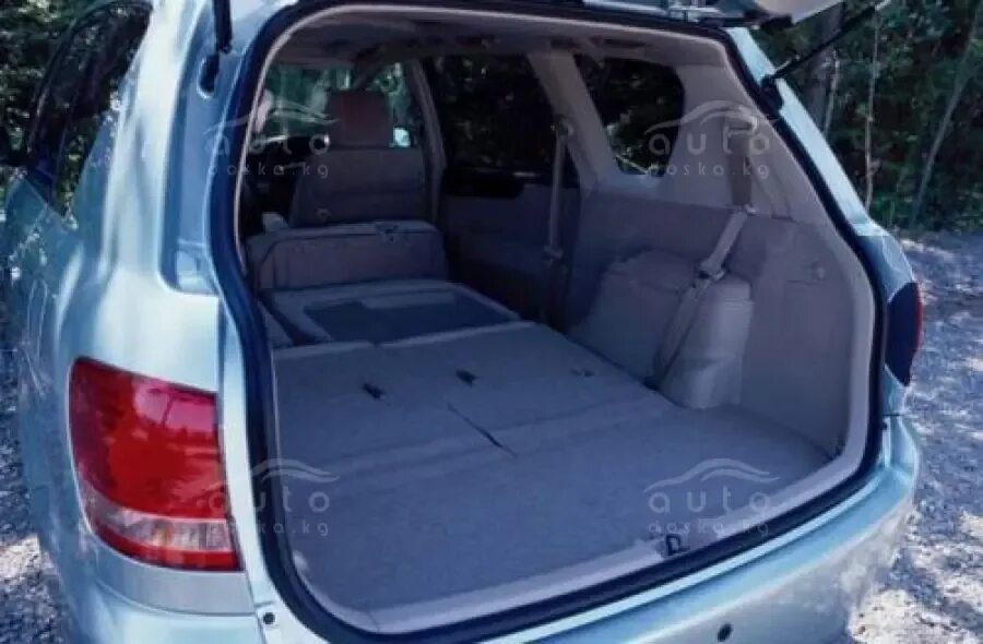 Столик с подстаканниками от Toyota Gaia - Toyota Ipsum (10), 2 л, 2000 года аксе