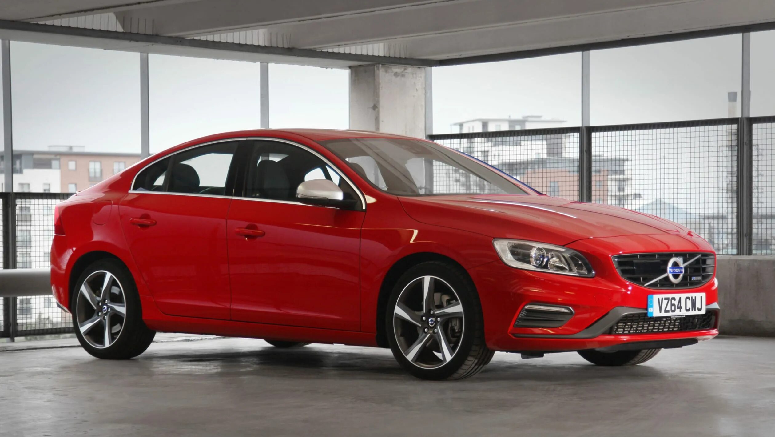 S 60 отзывы. Volvo s60 Red. Вольво s60 красная. Volvo s60 r Design. Volvo s60 II R Design.