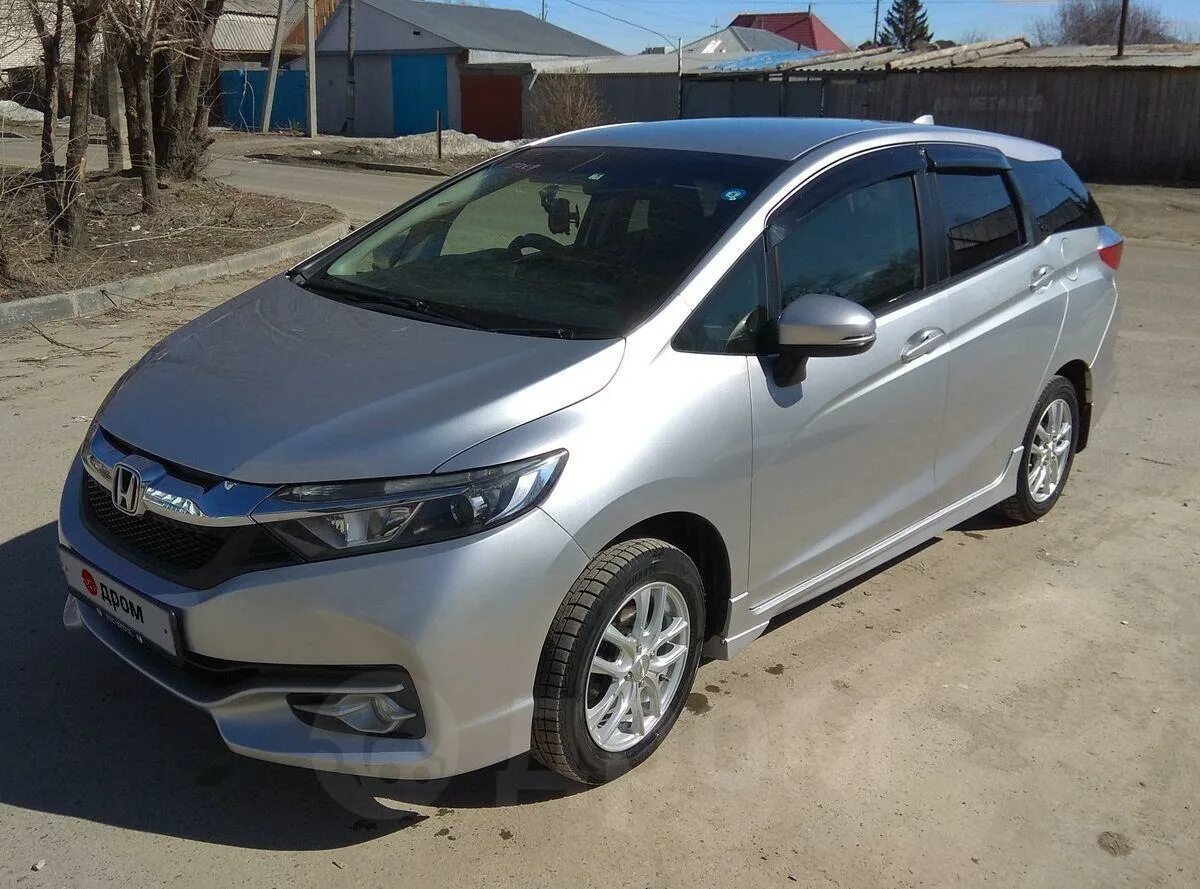 Honda барнаул. Хонда Шатл 1.5. Honda Shuttle 2015. Хонда Шатл 2015 фиолет. Хонда шаттл 2019 вариатор.