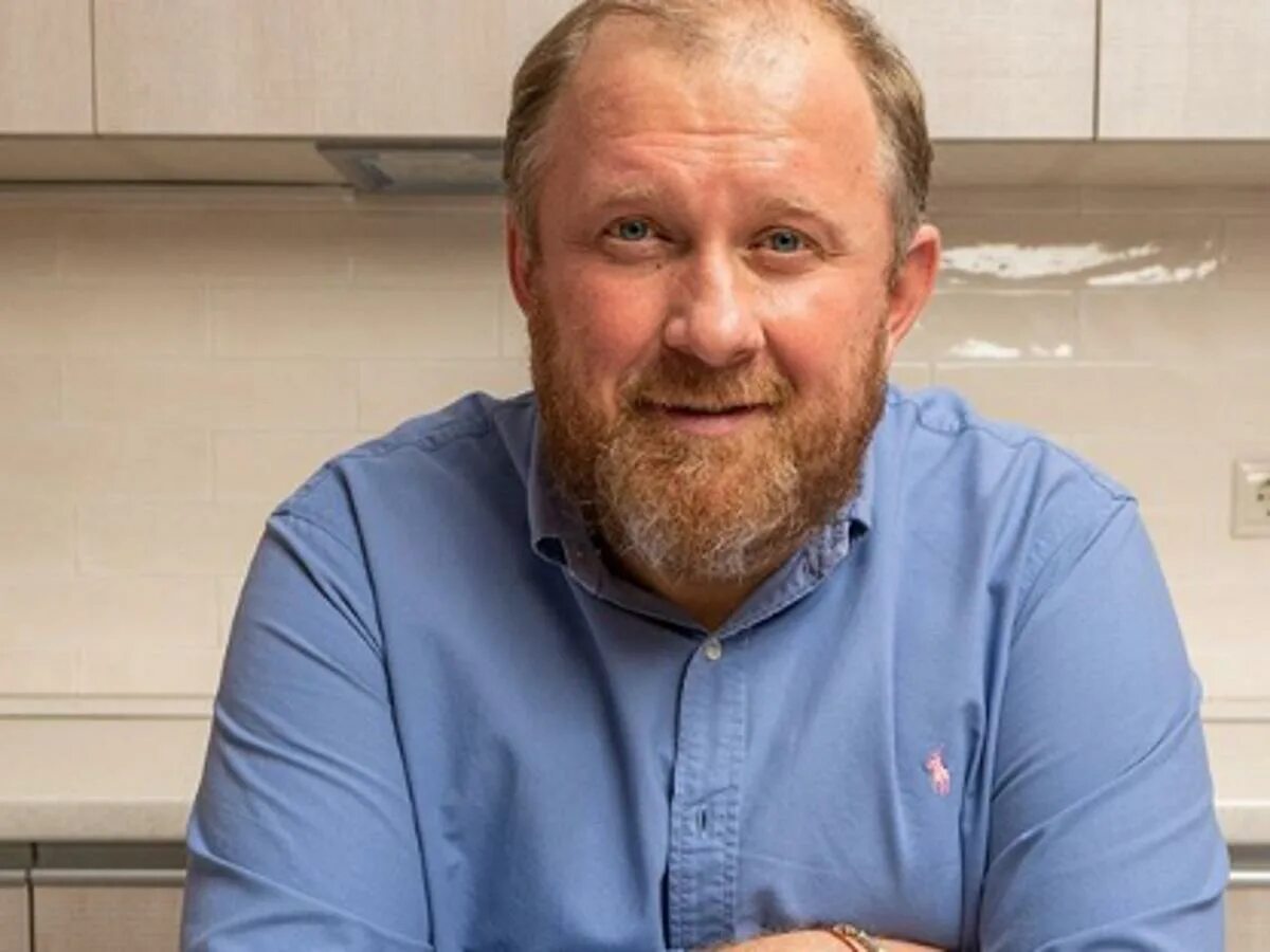 Ивлев сколько ему лет. Ивлев сын. родители константина ивлева фото.