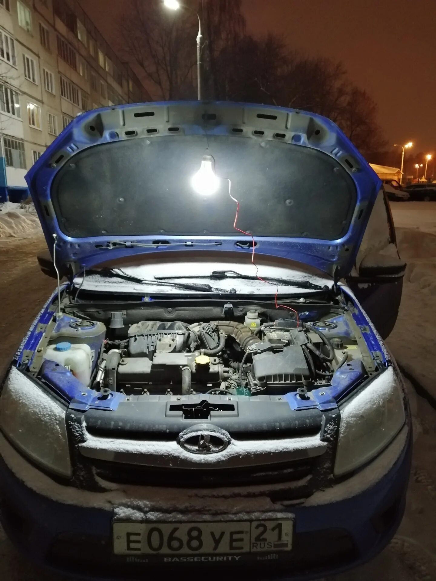 Освещение подкапотного пространства