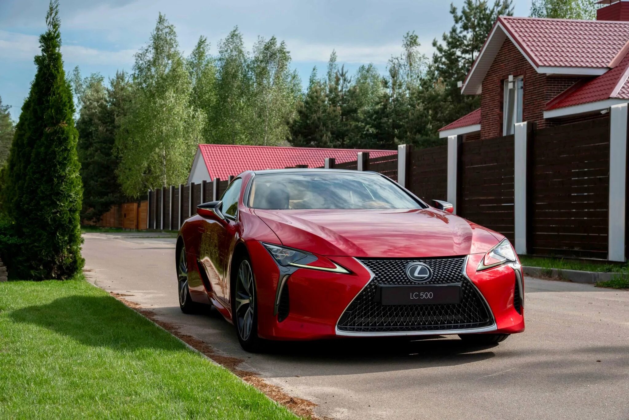 Ls красный. Lexus LC 500 Red. Lexus lc500. Lexus LC 500 красный. Лексус лс 500 красный.