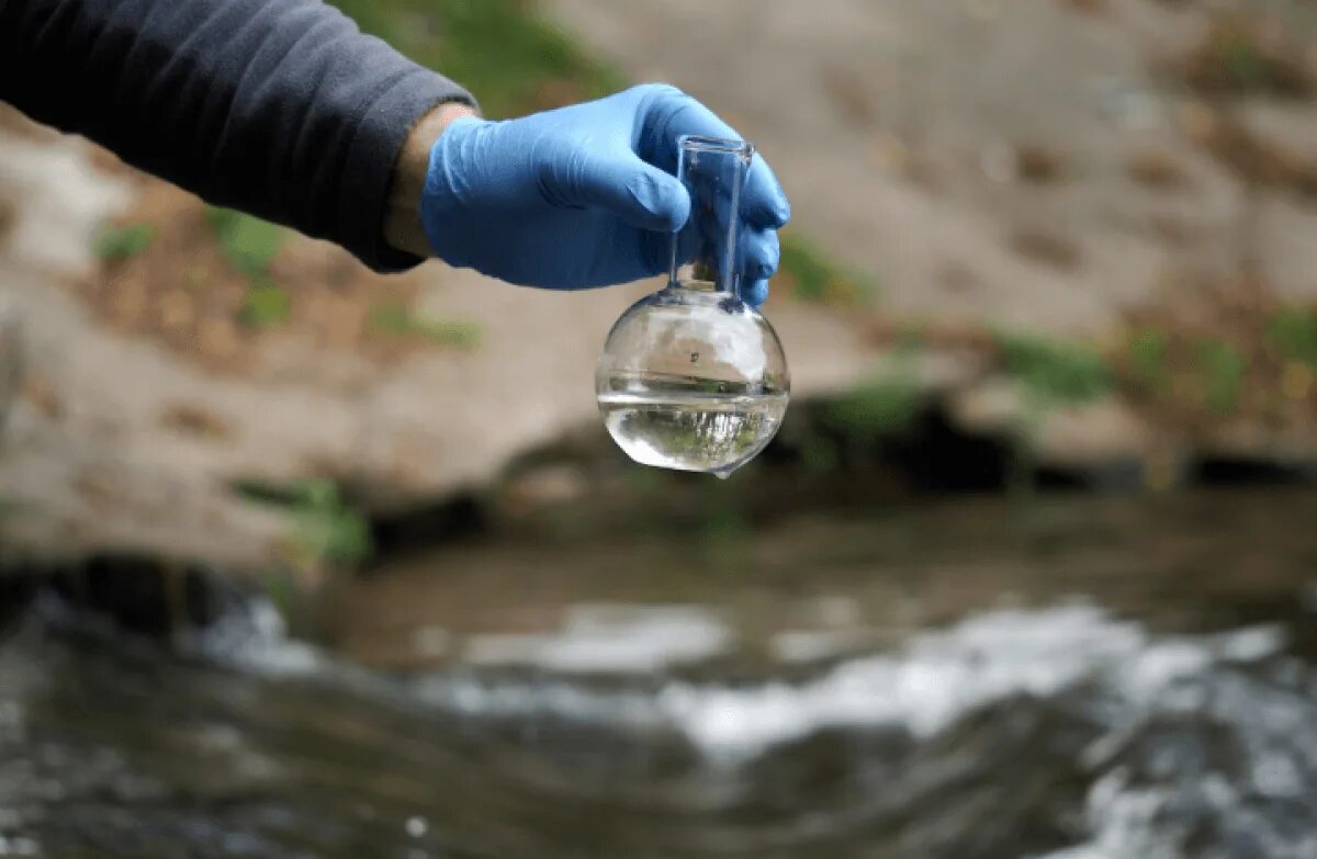 Экологическое использование воды. Пробы воды. Экология воды. Забор проб воды. Качество воды.