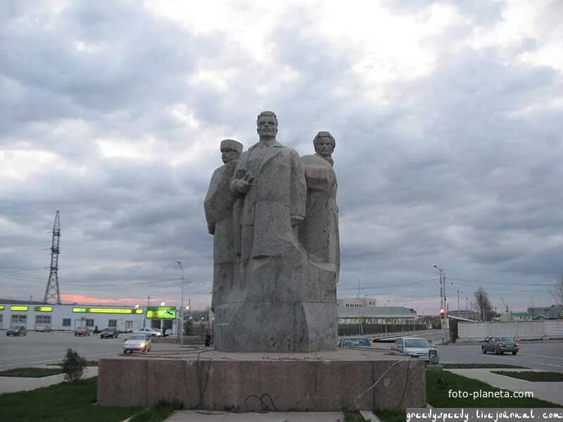 Церетели поклонная гора памятник. Памятник церетели в москве на поклонной горе. Поклонная гора трагедия народов. Церетели поклонная гора памятник. Церетели мемориальный комплекс на поклонной горе.