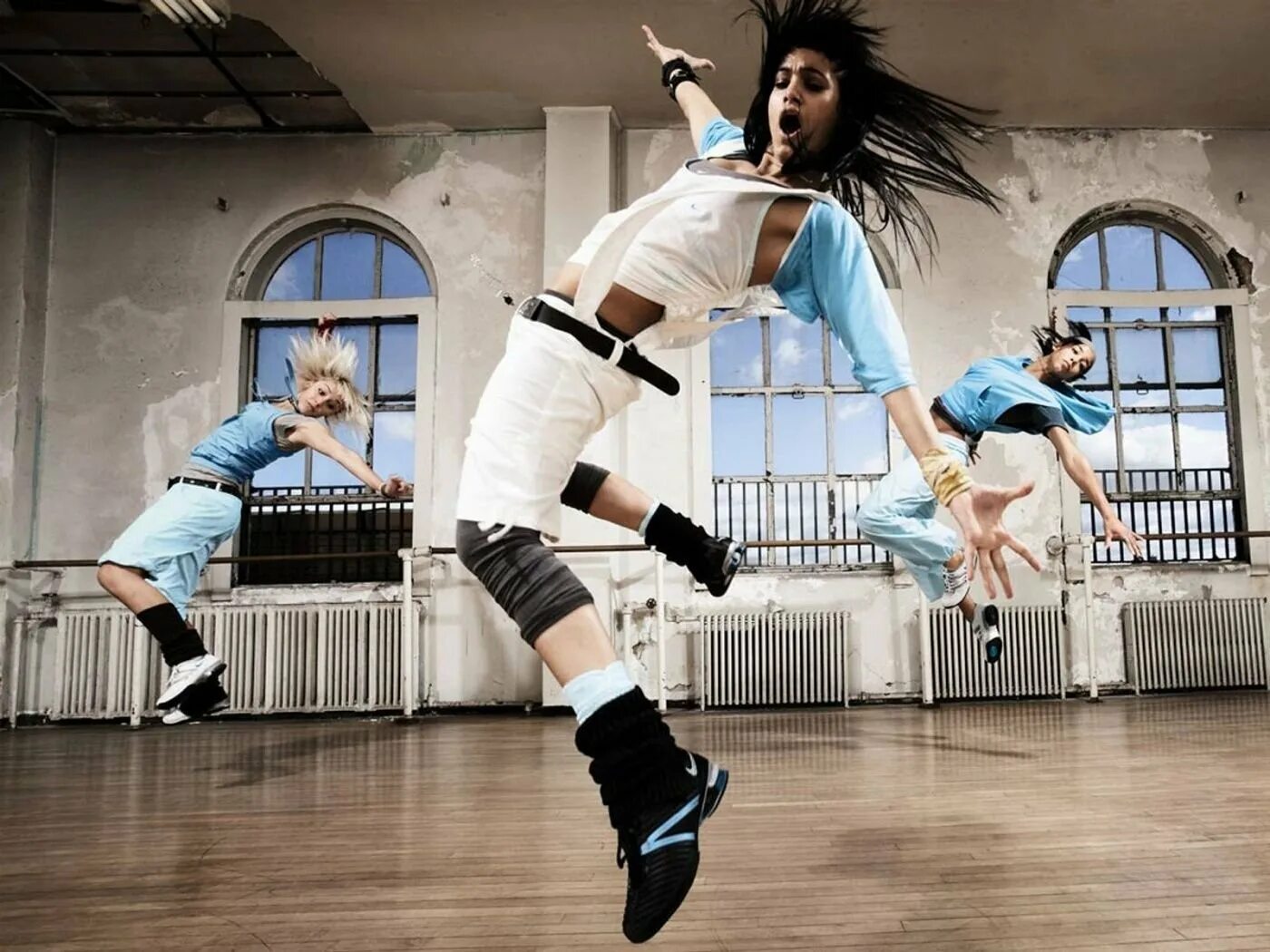 Современные танцы названия. В каком стиле танцевал. Вечеринка в стиле аргентинское танго. В каком стиле танцевал. Джаз бродвей танец.