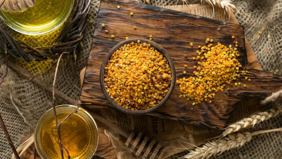 Перга воск. Пчелиный воск забрус. Перга картинки. Пчелиная пыльца перга прополис. Перга пчелиная.