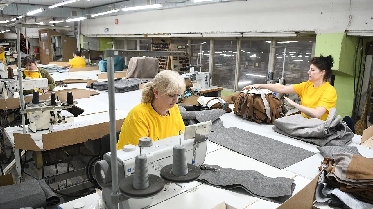 Упаковщик на производство. Ремонтный цех счет. Сервисный металло центр. Шапсугское шоссе 95 арестованные машины торг. Кондитерский завод.