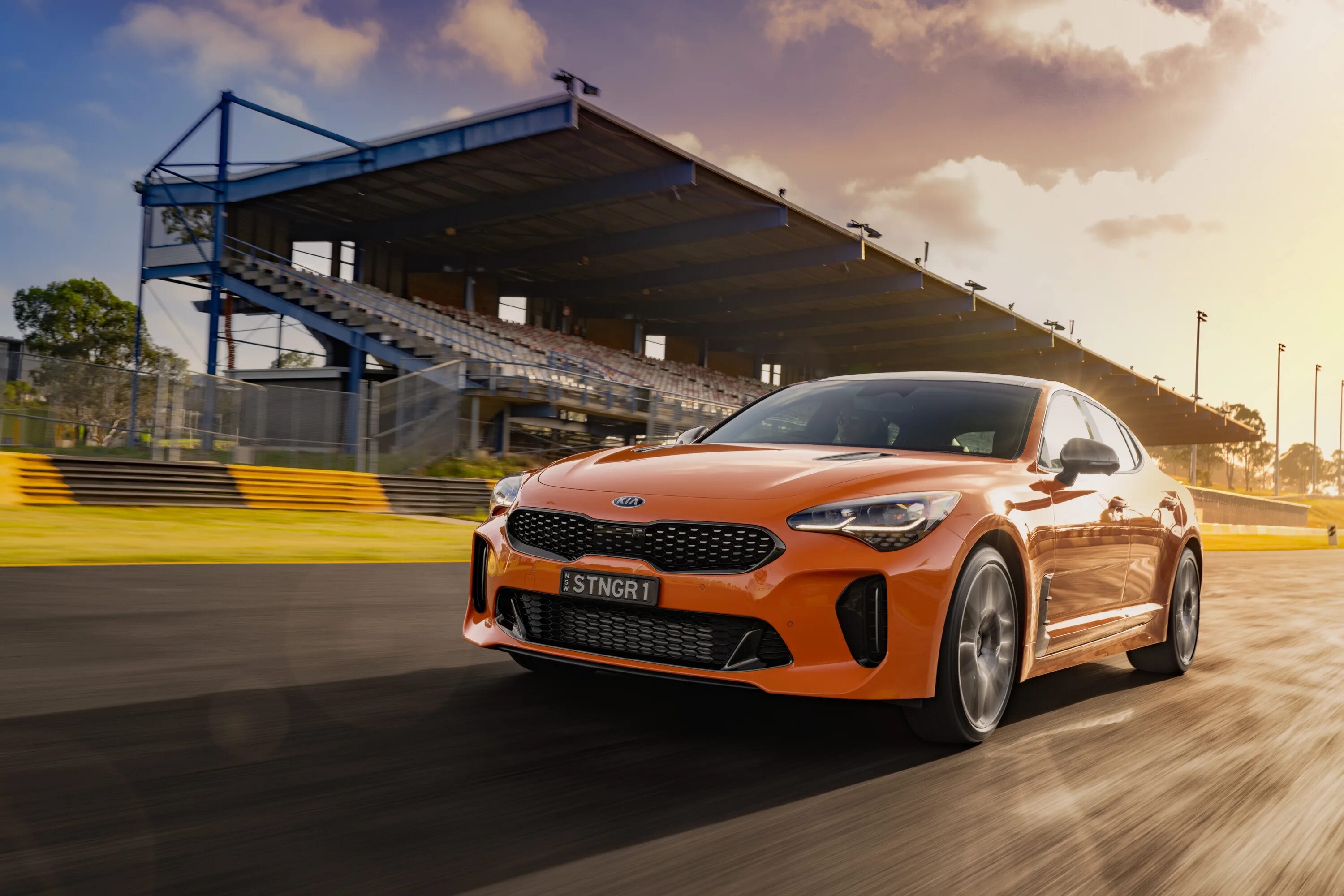 Киа Стингер 2022. Kia Stinger gt 2022. Kia Stinger 2021. Kia Stinger 2022 gt 3.3. Киа стингер 2022 характеристики