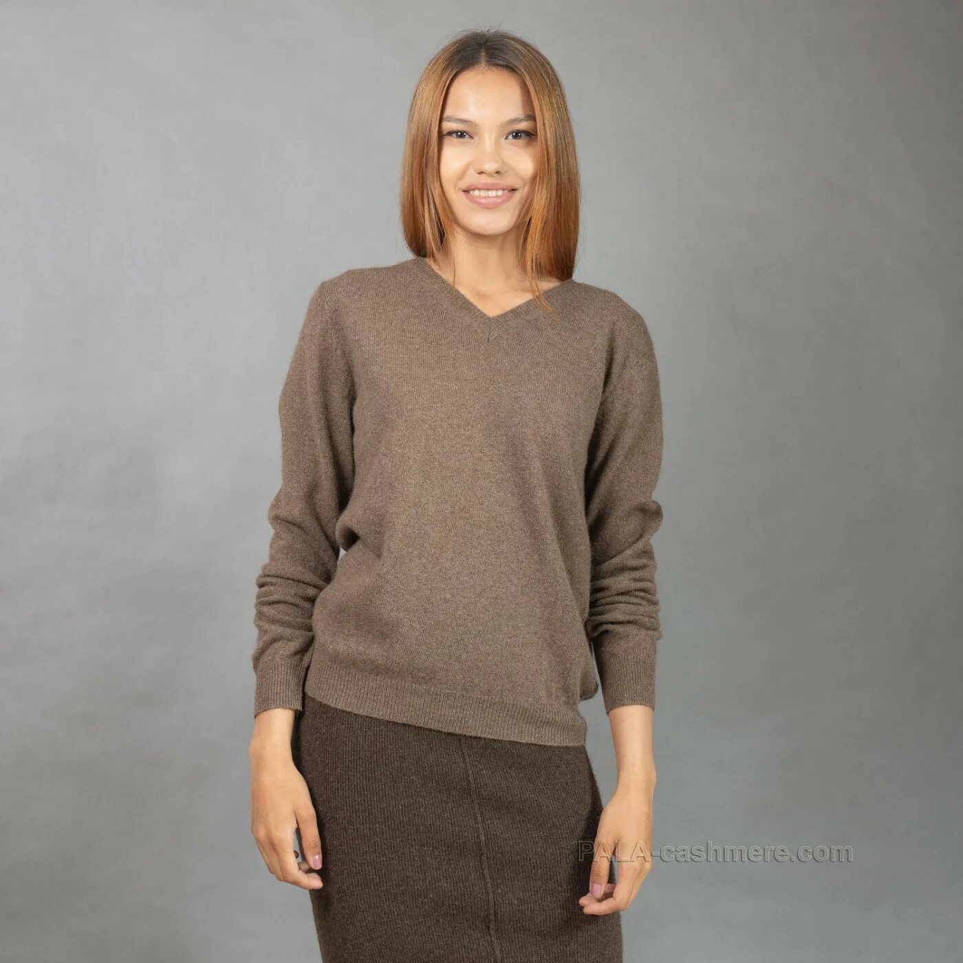 Свитер женский для полных. Свитер женский. Шерстяной свитер женский. Свитер из верблюжьей шерсти. Шерстяной джемпер.