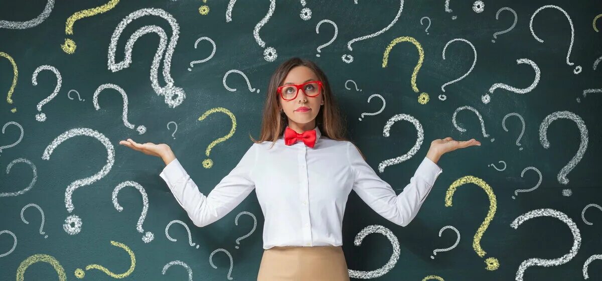 Умный человек. Пожилой учитель. Книга человек. Человек с книжкой. Вопросы педагогу.