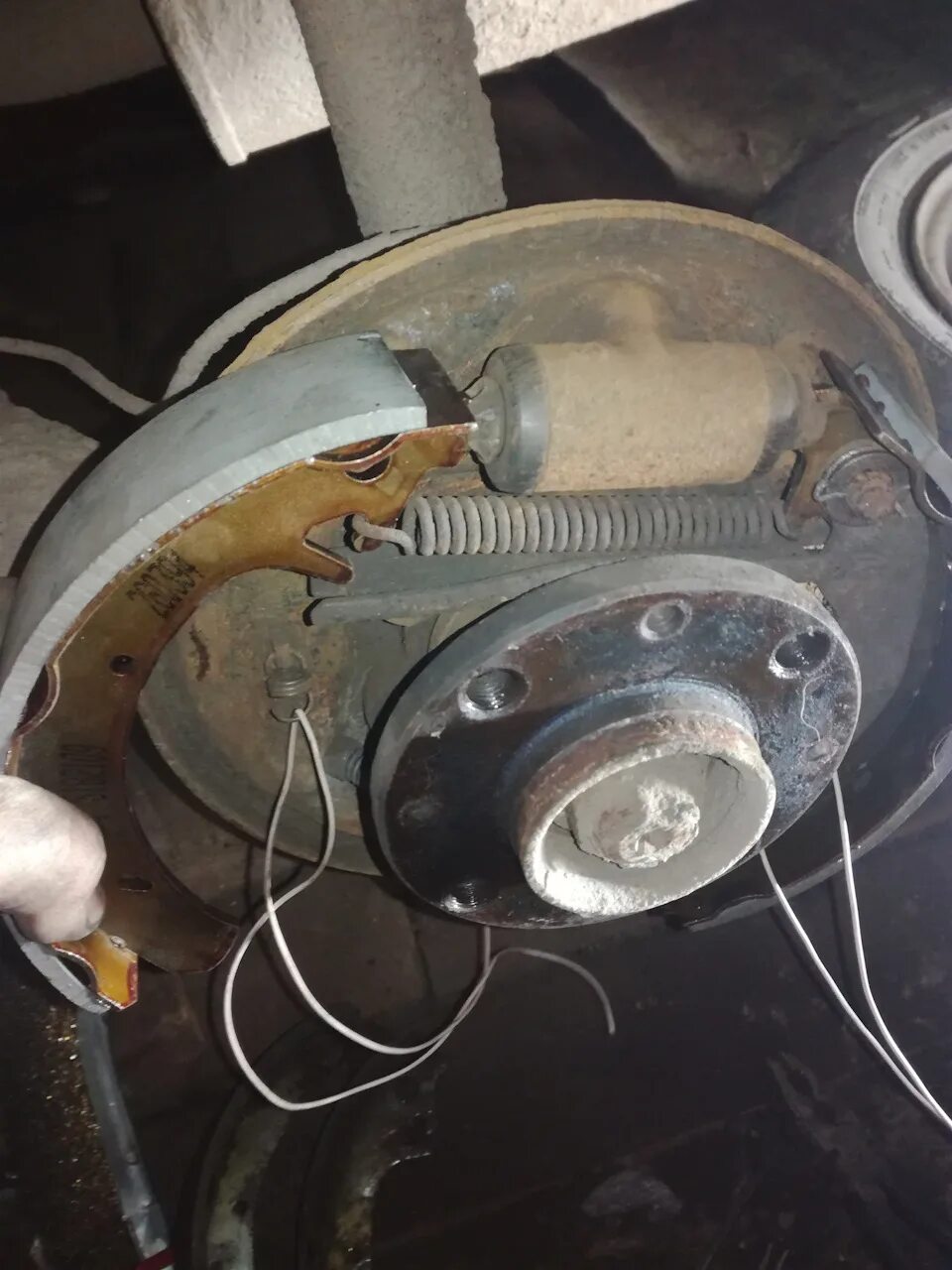 Как заменить тормозные на ваз 2110. Задние тормоза ваз 21 10. колодки тормозные задние ваз 2110. задние колодки ваз 2110. задние тормоза ваз 2110.