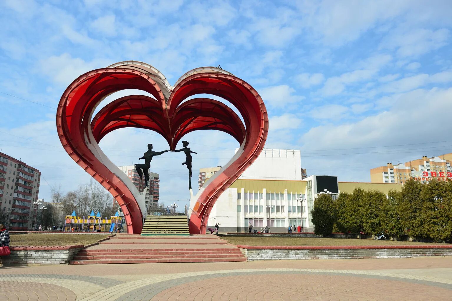 Наро фоминск московская область фото. Наро Фоминск. Площадь города Наро Фоминска. Фонтан в Наро Фоминске. Наро Фоминск Центральная площадь.