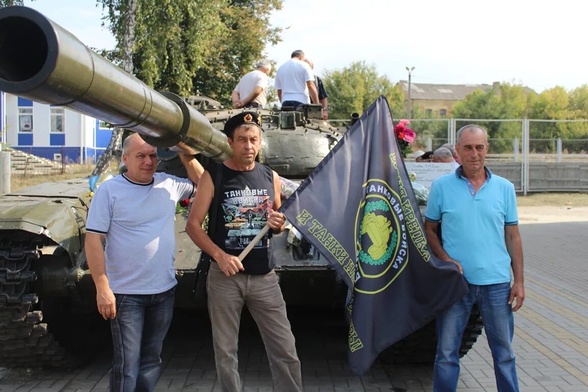 день танкиста 2021. с праздником день танковых войск. с днём танкиста советские открытки. день танкиста. открытка с днём рождения с танками.