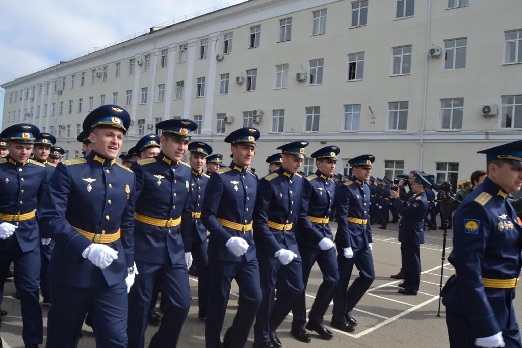 Высшее военное авиационное училище. КВВАУЛ им Серова 2020. Высшее военное авиационное училище Краснодар. КВВАУЛ им Серова выпуск 2020. Краснодарское военное училище Серова.