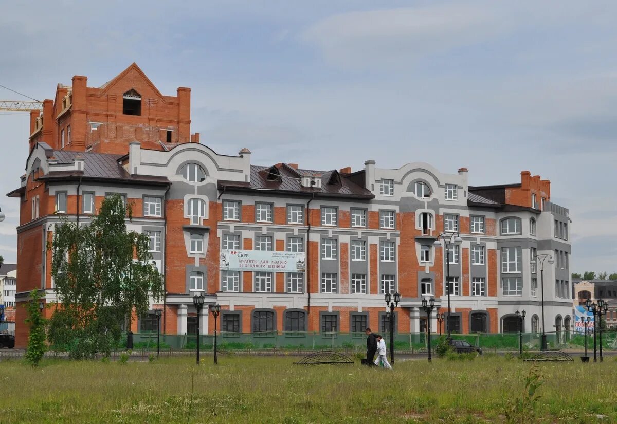 Сайты тобольска недвижимость. Ул Октябрьская 19а Тобольск. Октябрьская 8 Тобольск.