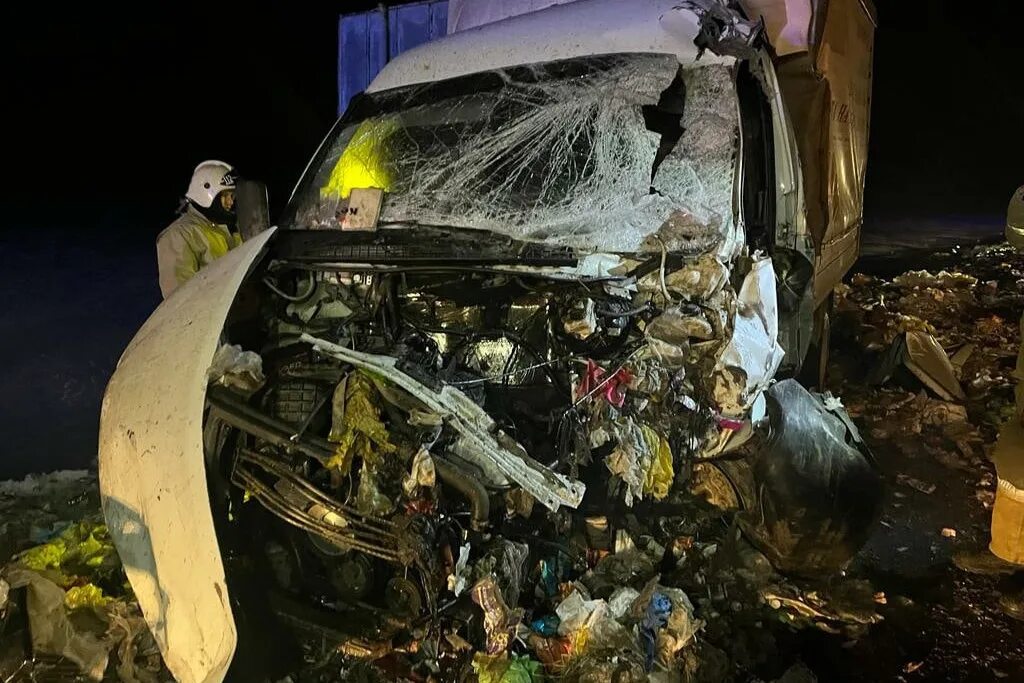 авария на серовском тракте. дтп 14 февраля. дтп 14 февраля. авария на серовском тракте 7 января 2022. авария на доватора вчера.