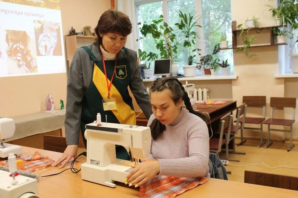 Устиновская сют. Станция юных техников новый оскол. Клинская станция юного техника. Станция юных техников глазов. Сют омутнинск.
