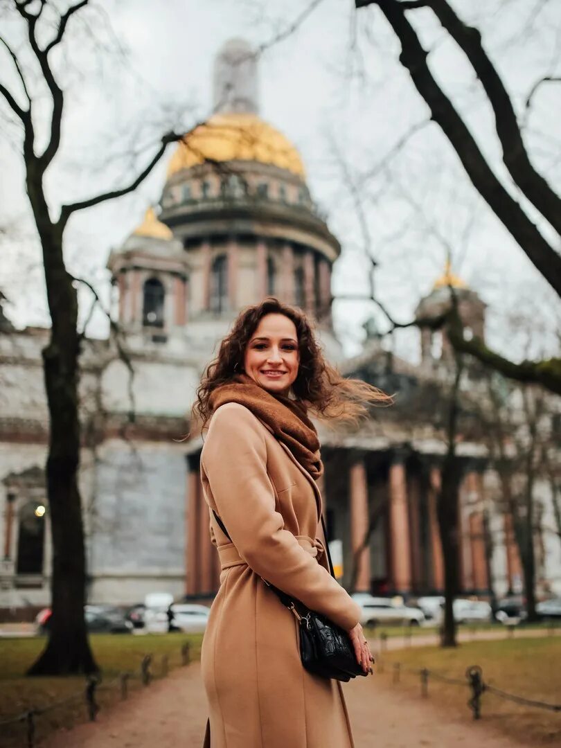 Санкт петербург девушка есть. Прогулочная фотосессия. Красивые девушки Питера. Девушка в Питере. Фотосессия в Питере.