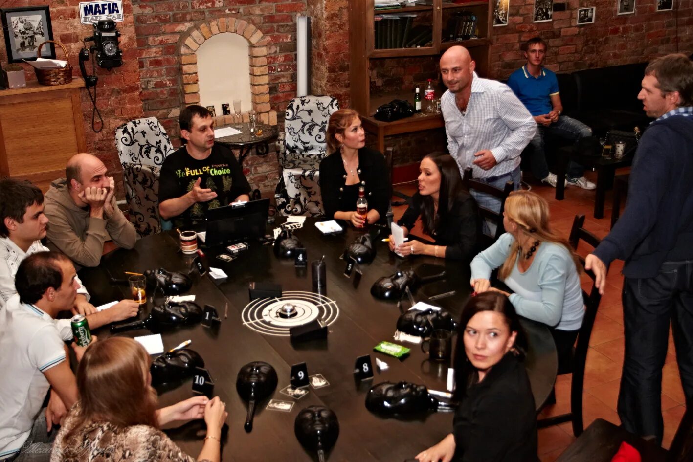 Рисовая мафия тамбов строитель. Мафия пицца балабаново. Перчик малоярославец. Бар в стиле мафии. Игра мафия в севастополе 2 октября.