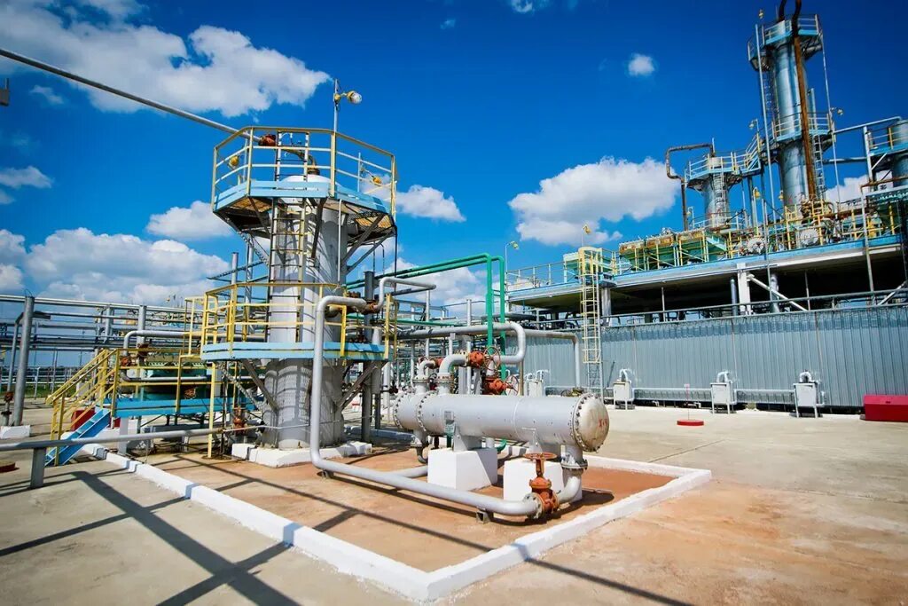 Нпс 21 сковородино транснефть. Сооружение объектов нефти и нефтепродуктов. Омский газоперерабатывающий завод. Резервуарный парк для хранения нефти. Упсв покровская.