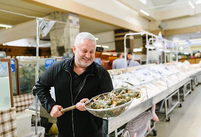 Рынки москвы продуктовые. Черемушкинский рынок москва фудкорт. Пискунова 10 хинкальная. Хинкали черемушкинский рынок. Грузинские каникулы москва.
