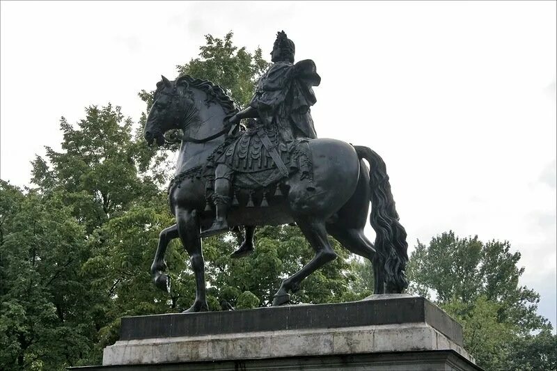 Медный всадник петербург 19 век. Монумент петра великого 19 век. Памятники 18 века картинки. Памятник петру i (михайловский замок). Памятники 18 века картинки.