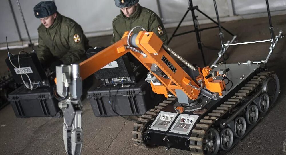 Роботы для обеспечения безопасности. Робототехнический комплекс МРК-15. Робототехнический комплекс Варан. Робот сапер Варан. Робототехнический комплекс богомол.
