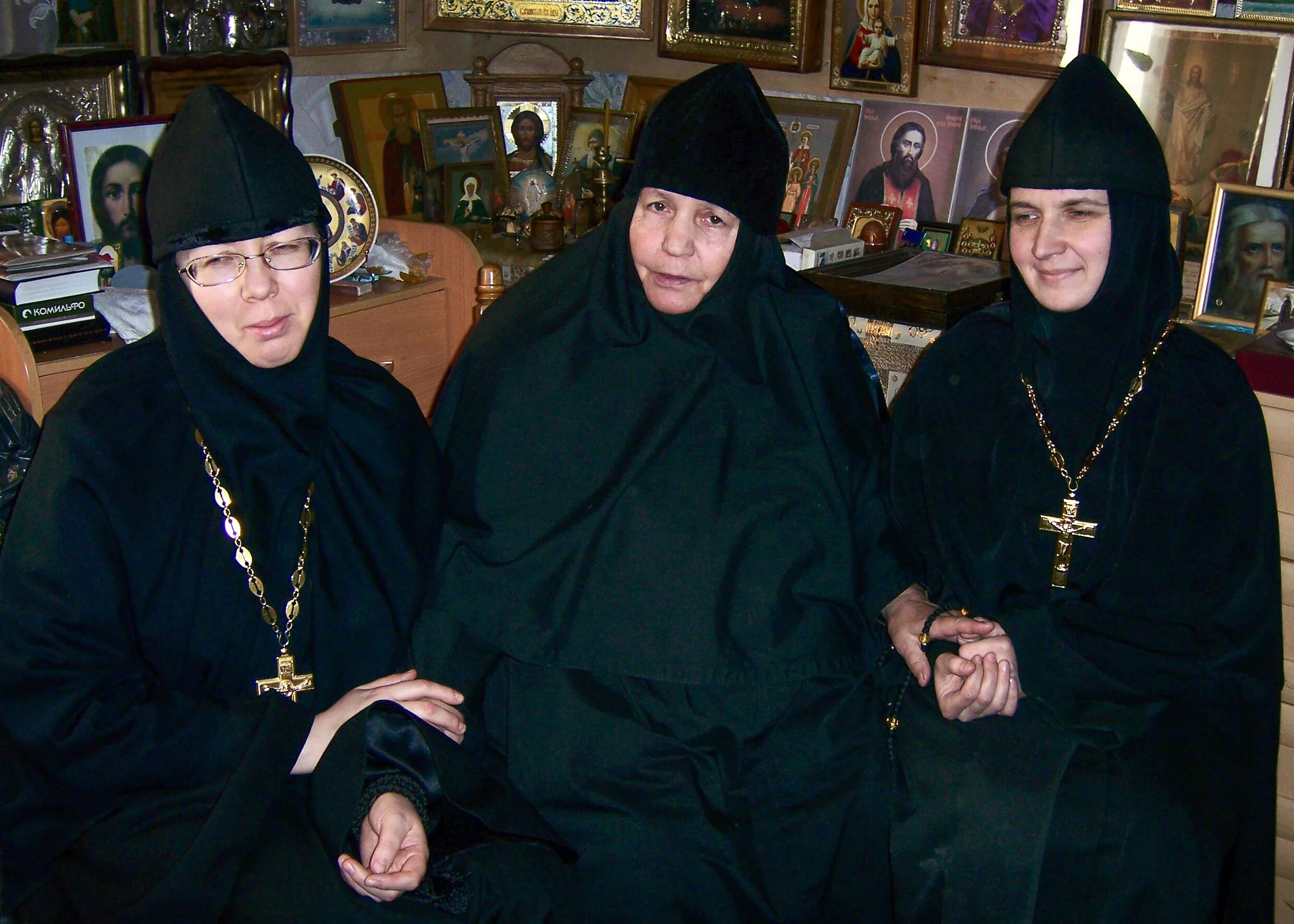 матушка антония схиигумения антония курск. игумения зосима апшеронск. жизнь монахинь в женском монастыре. старец псковского спасо-елеазарова монастыря игумен филофей. монастырь истории людей.