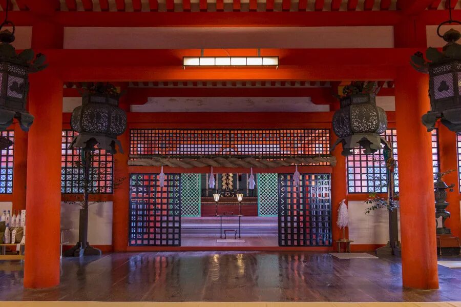 Shrine перевод. Синто ЦУМИ. Shinto Shrine inside. Japanese Temple inside. Chinese Shrine inside.