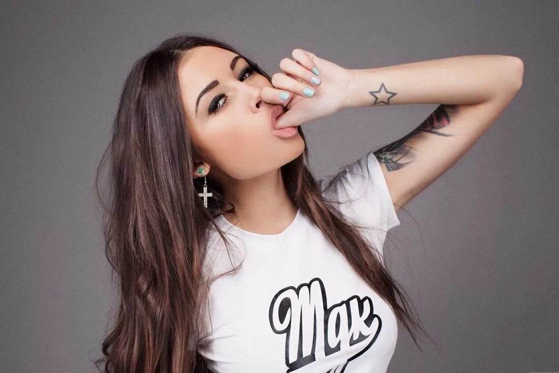 Стим девушек. Лиза некрасова екатеринбург. Аватарки для стима девушки. Диана мелисон. Стим девушек.