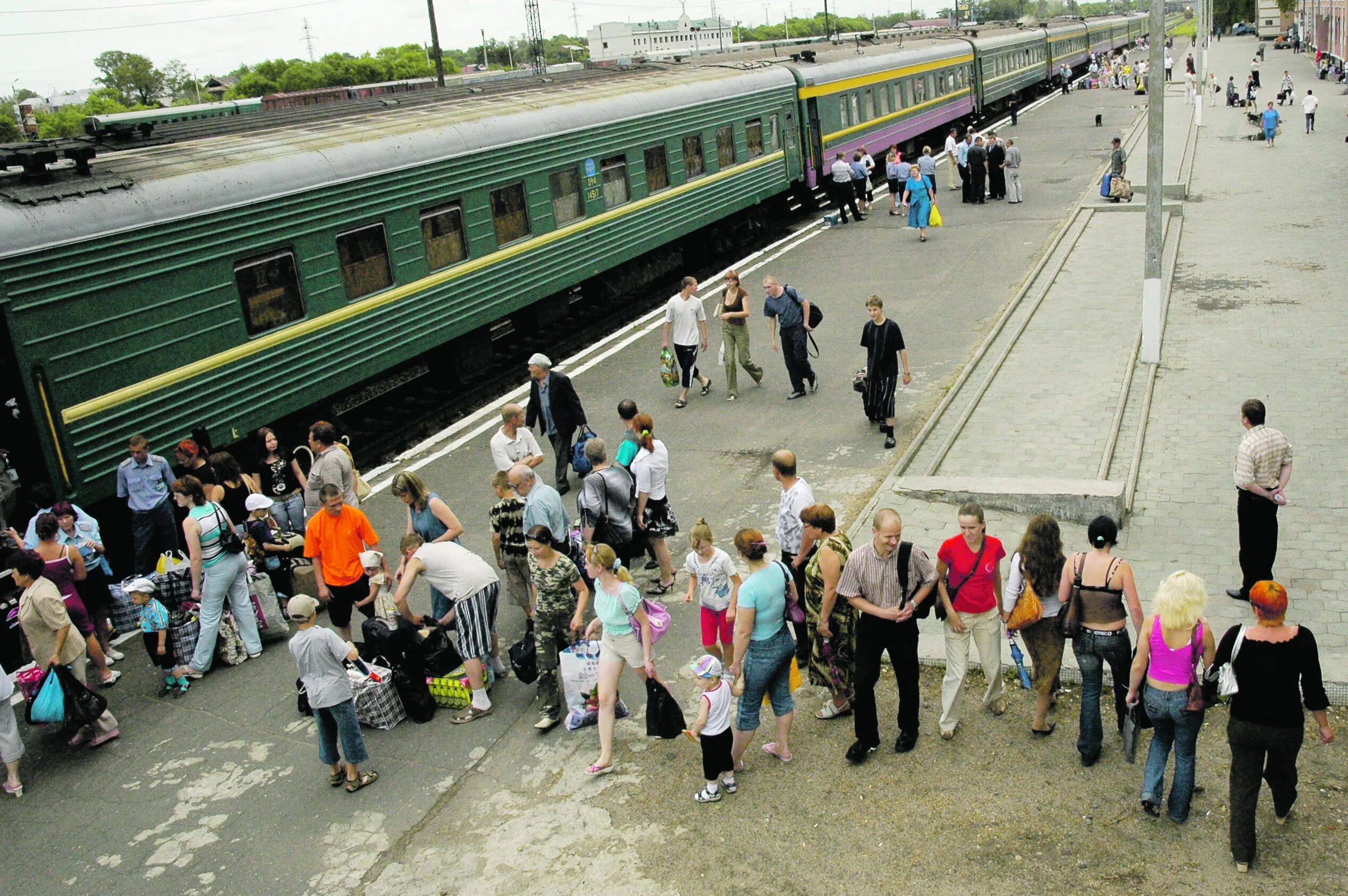 Переехали из города в село. Отток населения. Миграция молодежи. Люди уезжают. Миграция в города.