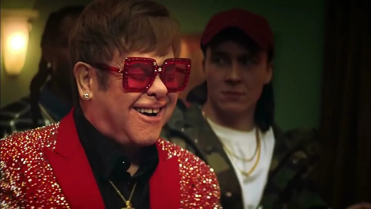Elton john 1995. Элтон джон 2022. Элтон джон. Элтон джон. Элтон джон.