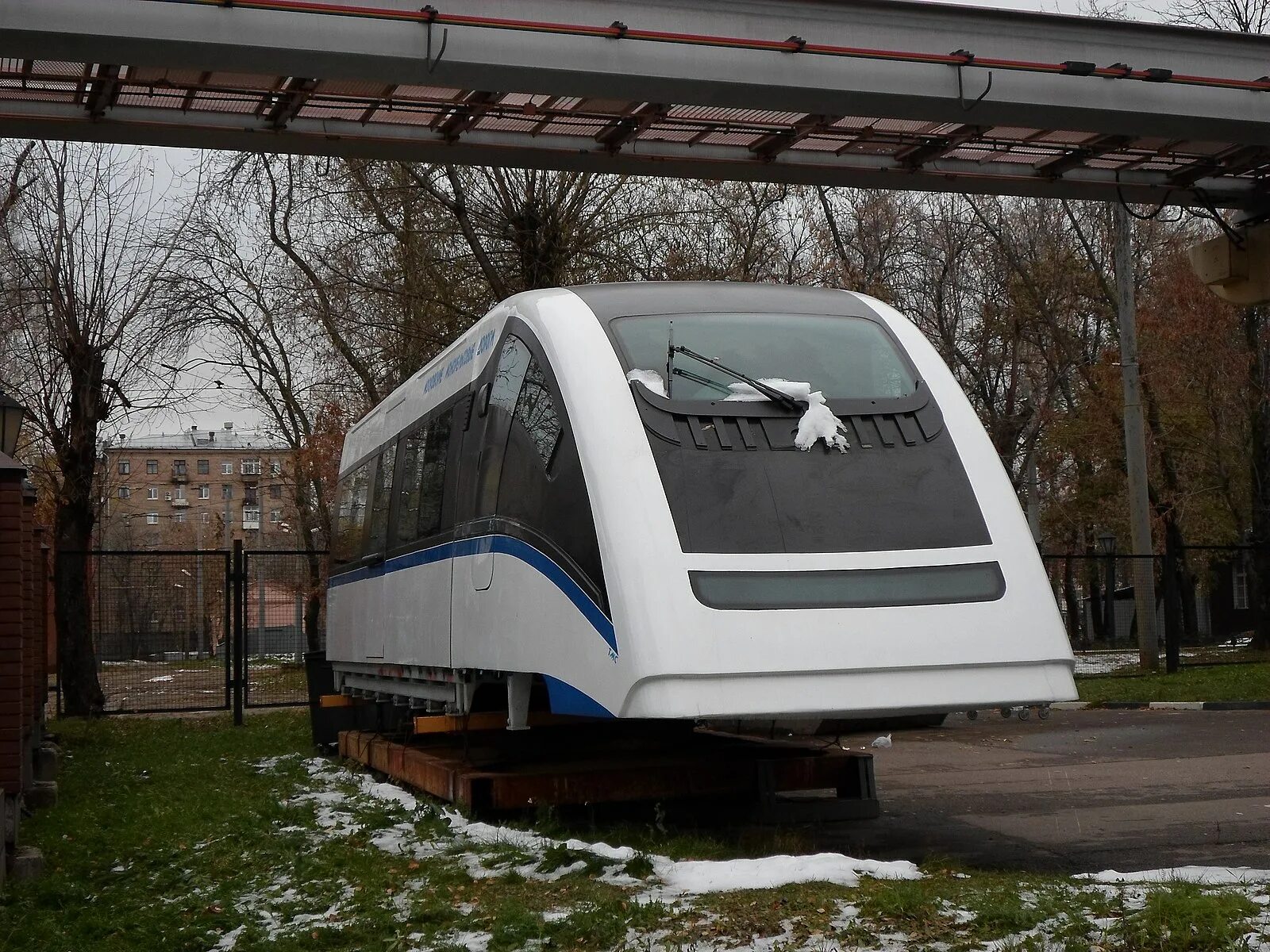 Работает ли монорельс в москве. Московский монорельс. монорельс в отрадном. поезд монорельс москва. вагоны монорельса.