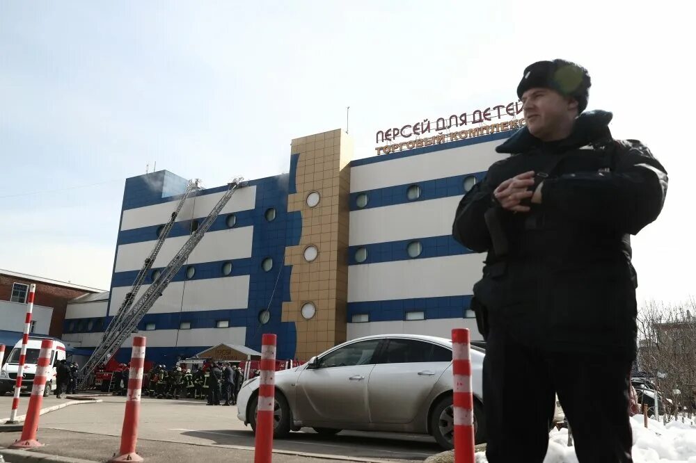 Новости персей. Новости персей. Пожар в персей в москве. Персей торговый центр москва. Спортшкола персей.