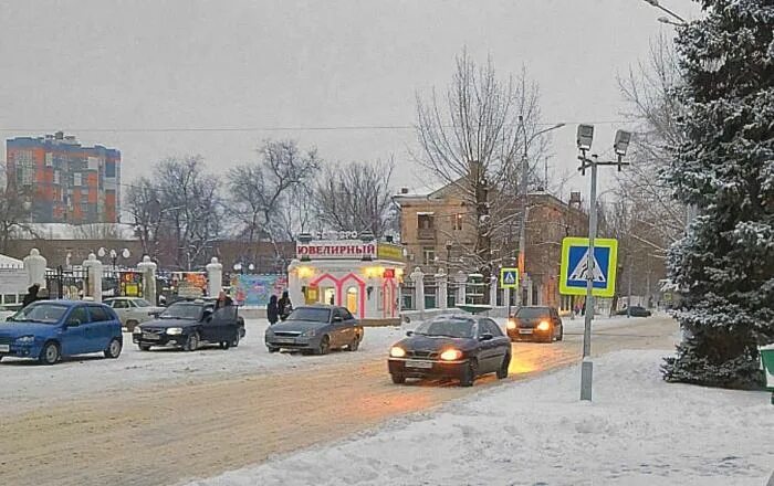 Банк каменск шахтинский. Роспотребнадзор Каменск-Шахтинский. Ювелирные Каменск Шахтинск. Каменск Шахтинский золото и серебро. Кинотеатр в Каменске-Шахтинском.